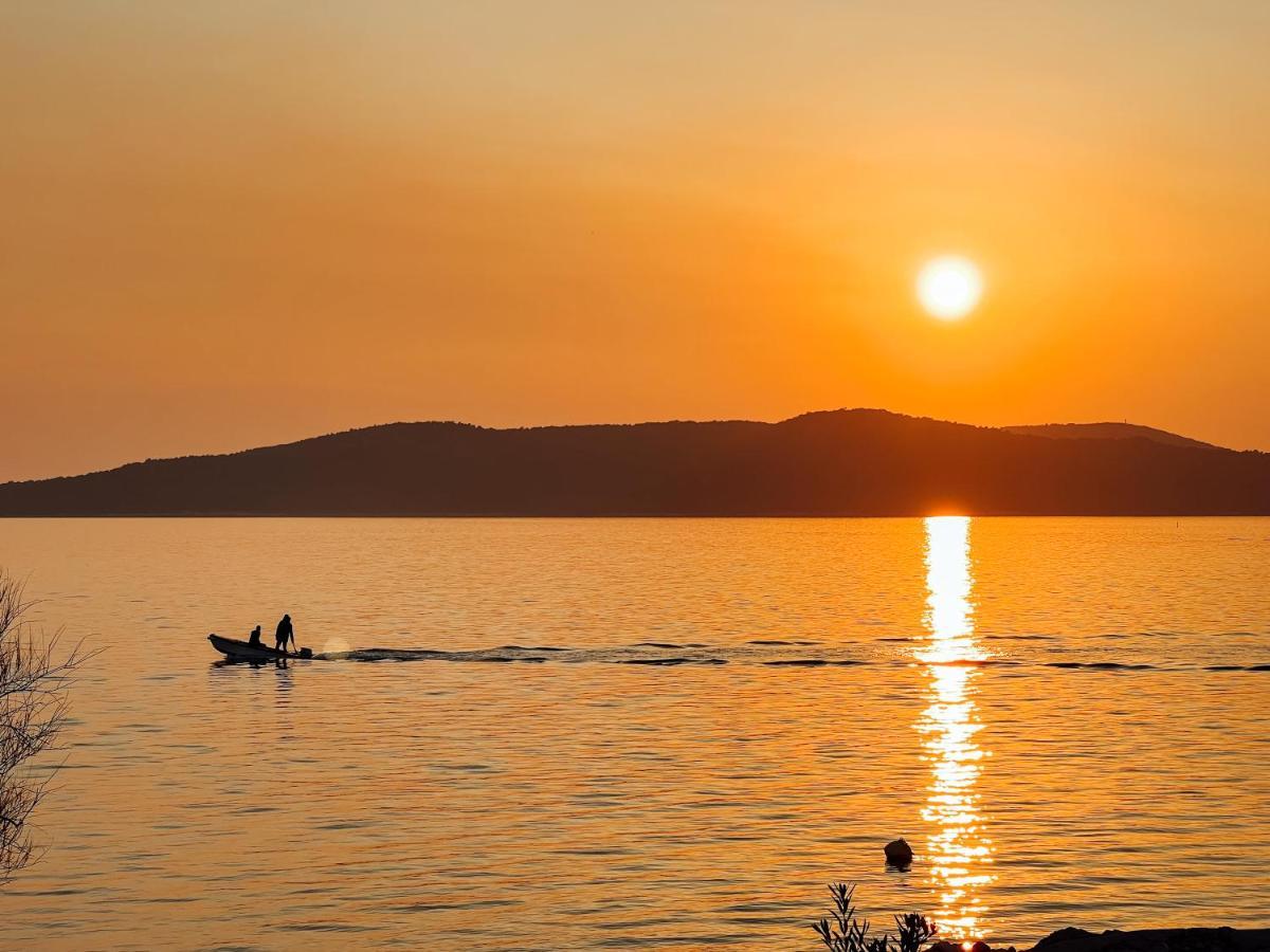 Luxury Beach Apartment W Sunset Sea Views Sibenik Ngoại thất bức ảnh