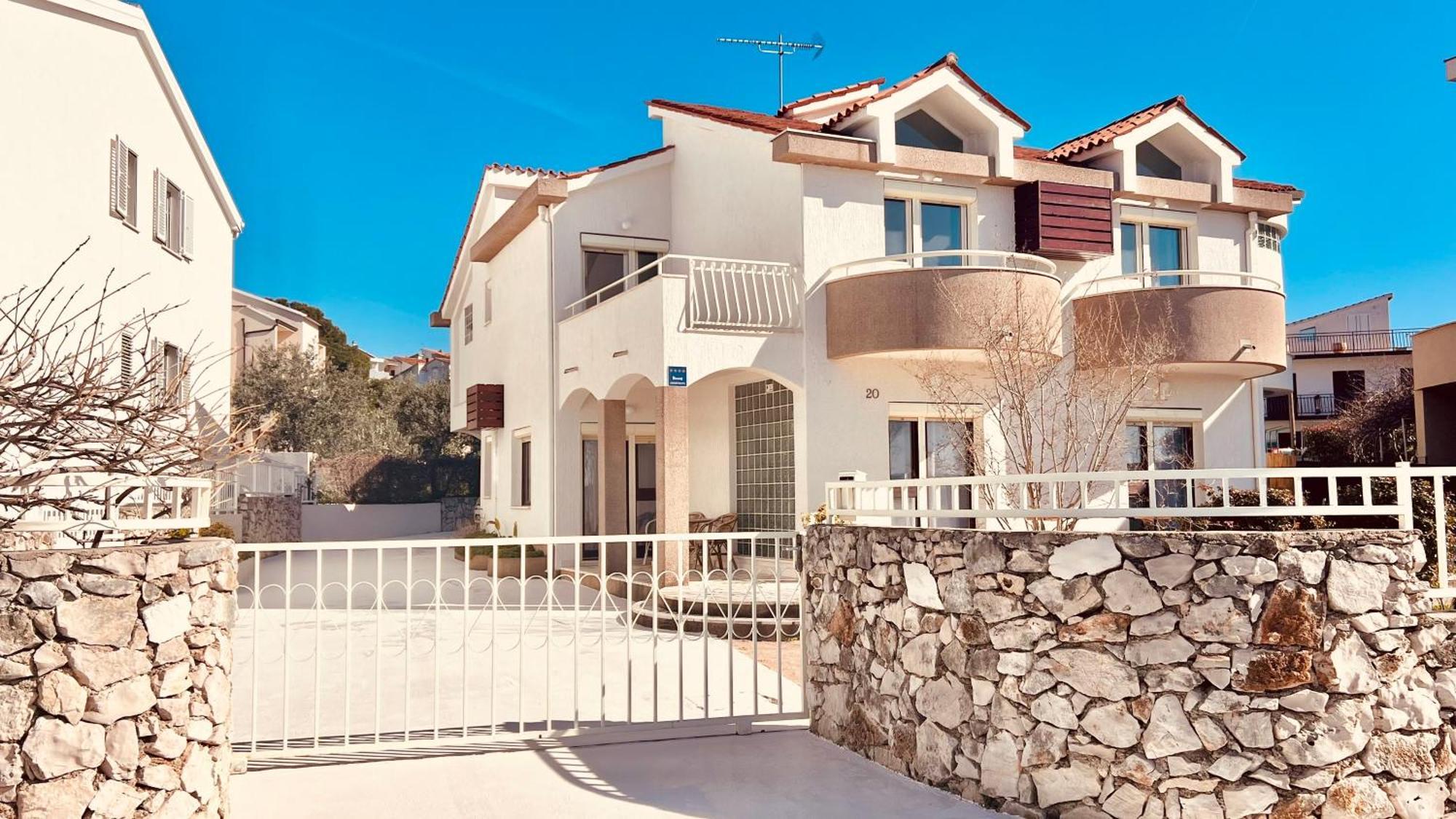 Luxury Beach Apartment W Sunset Sea Views Sibenik Ngoại thất bức ảnh
